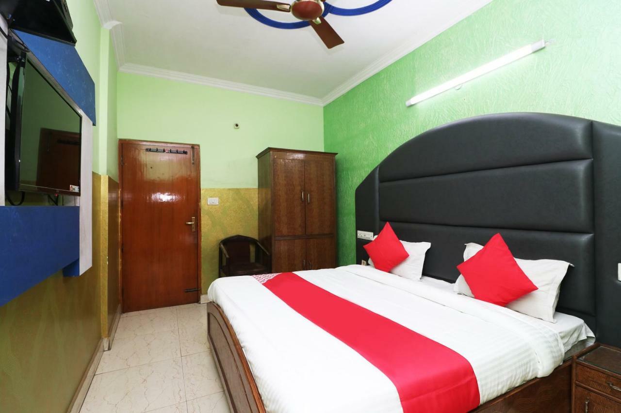Oyo 29304 Hotel Pooja Yamuna Nagar Exterior photo